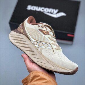 Saucony Triumph Low-Top Running Shoes Cream Color